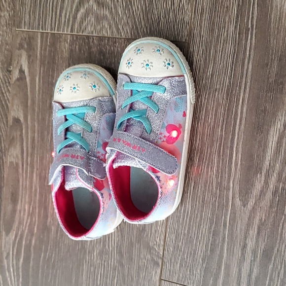 Airwalk LIGHT UP Toddler shoes - Size 8 Non marking Sneakers - Picture 3 of 6